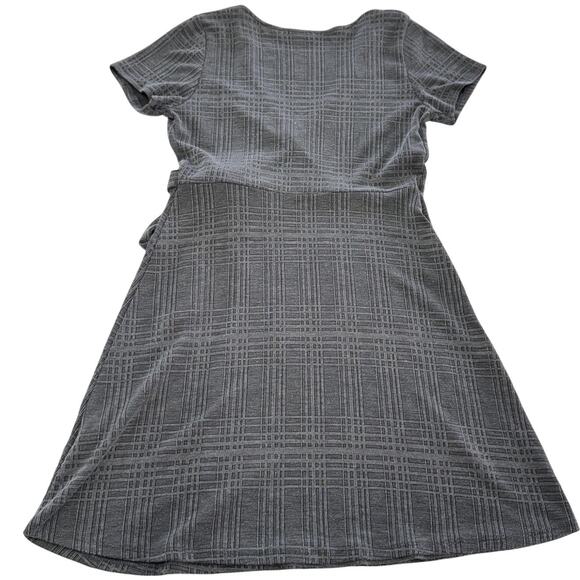 Gilli Dress Womens Medium Gray Plaid Wrap Short Sleeve Tie Waist Made USA - Picture 2 of 7